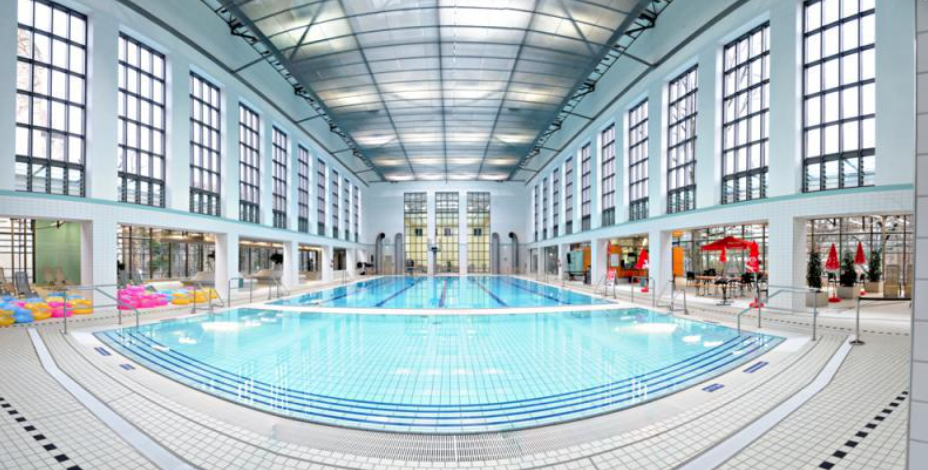 Berlins schönste Schwimmbäder: Ein Blick auf Sommer, Freizeit und Sportmöglichkeiten für jedermann