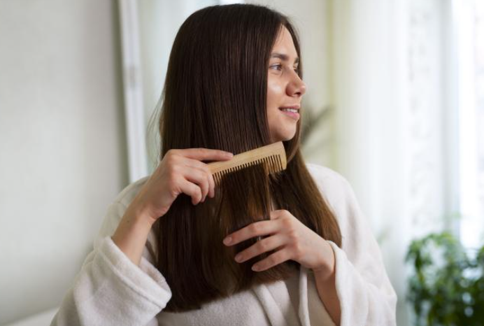 Wann man sich die Haare schneiden sollte, damit sie dichter wachsen: Mondkalender für Haarschnitte im November 2025