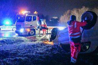 Warnung vor Glatteis zum Wochenbeginn: Mehrere Menschen sterben bei schweren Unfällen