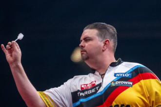 Gabriel Clemens im Weltmeisterschafts-Dart-Turnier: Ein überzeugender Sieg gegen Wessel Niemeier