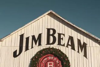 Der Bourbon-Hersteller Jim Beam kündigte an, die Produktion auf seiner Hauptanlage in Kentucky für das nächste Jahr zu pausieren