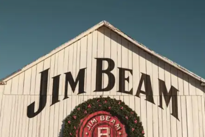 Der Bourbon-Hersteller Jim Beam kündigte an, die Produktion auf seiner Hauptanlage in Kentucky für das nächste Jahr zu pausieren