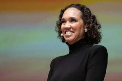 Generalsekretärin der FDP setzt ihre Haare aufs Spiel für die Zukunft der Partei