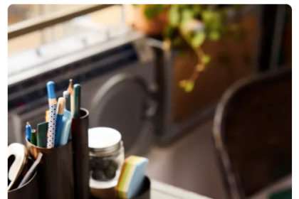 LEGO stellt Geschenkset Pokémon 40892 Kanto Region Badge Collection vor: Koffer mit acht Kanto-Abzeichen