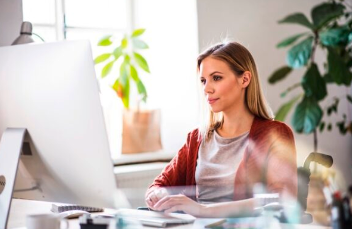 Rechte von Arbeitnehmern bei Gehaltskürzungen durch Homeoffice-Arbeit: Was zu tun ist