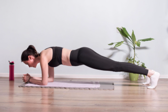 Bauchmuskeltraining zu Hause ohne Geräte