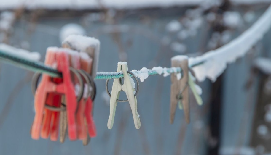 Wäsche trocknen im Winter: Trocken werden ohne feuchte Wände